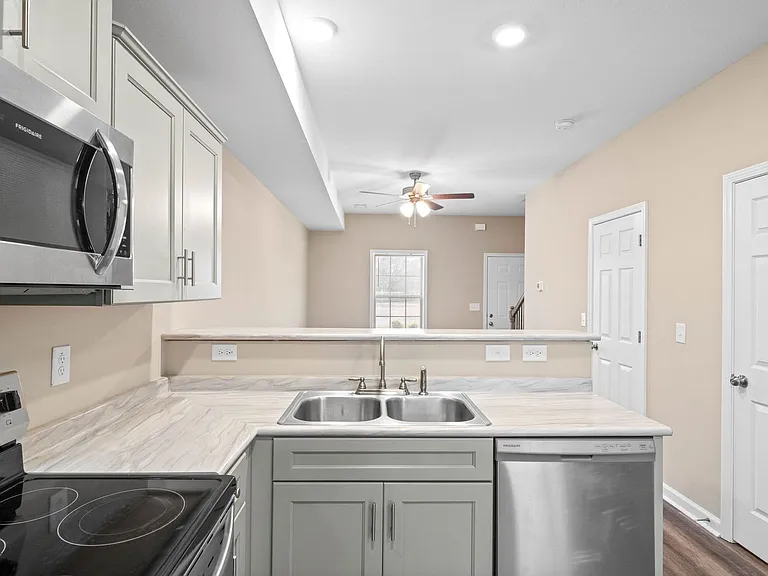 Durrett Dr - 55 (x17) — Photo 9