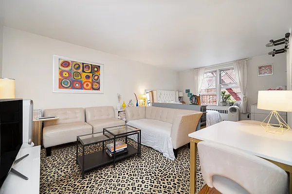 Rented by Argo Residential | media 9