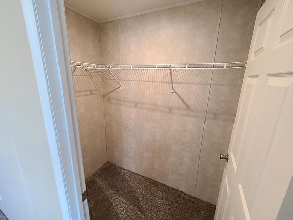 5th image of 516 Courtland Ln #671