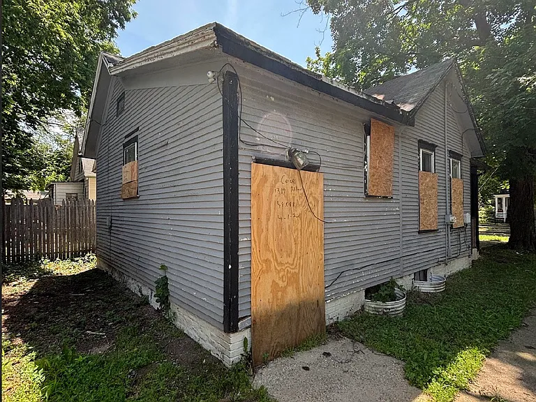 1319 W Aiken Ave — Photo 3