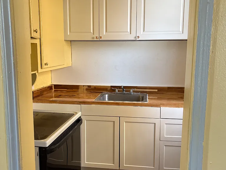 17701 Manderson — Photo 30
