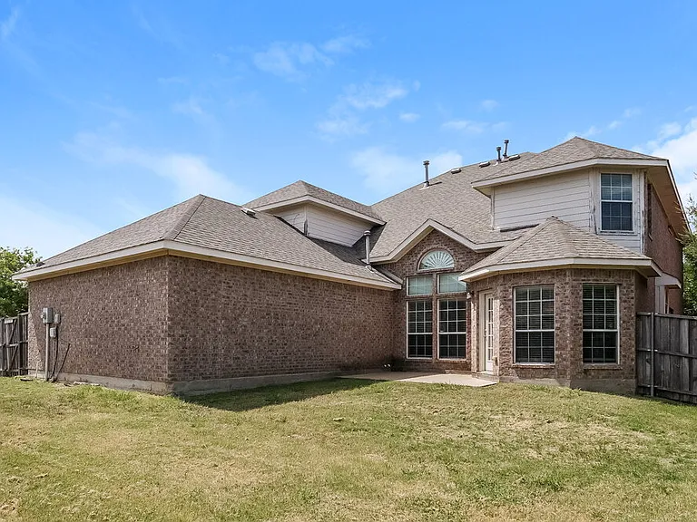 1114 Fleming Ct — Photo 20