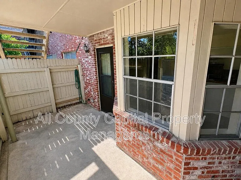 7920 Rockwood Ln — Photo 3