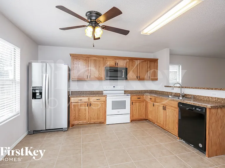 5308 Newcastle Ln — Photo 7