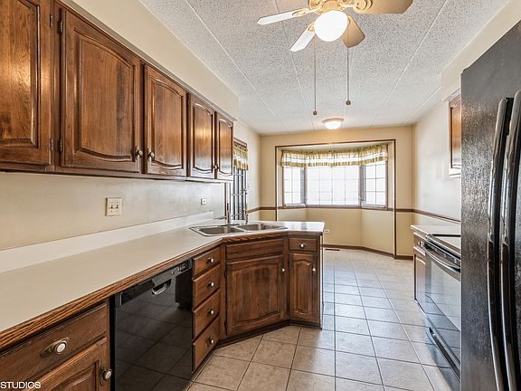 5th image of 7632 Arquilla Dr #1B
