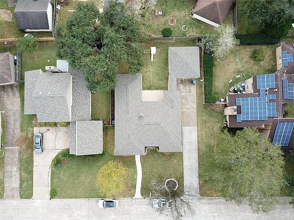 3rd image of 2347 River Valley Dr
