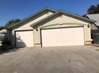 1000 Harbor Ct, Madera, CA 93637