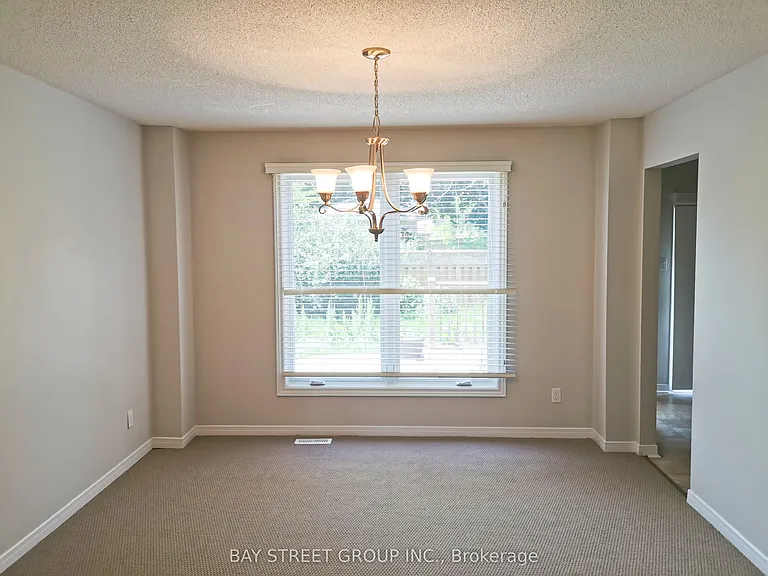 2034 Oxford Ave — Photo 5