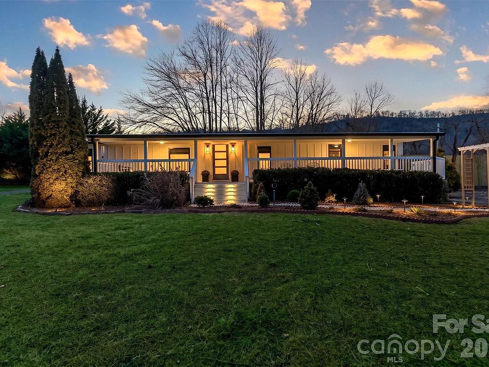 1st image of 2 Shady Oak Ln