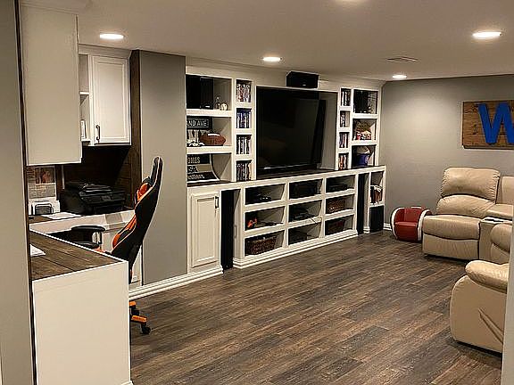 3rd image of 402 Oak Blvd