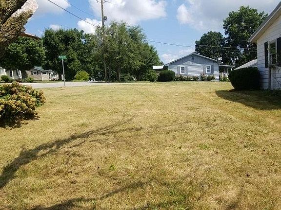 3rd image of 3032 Highland Dr