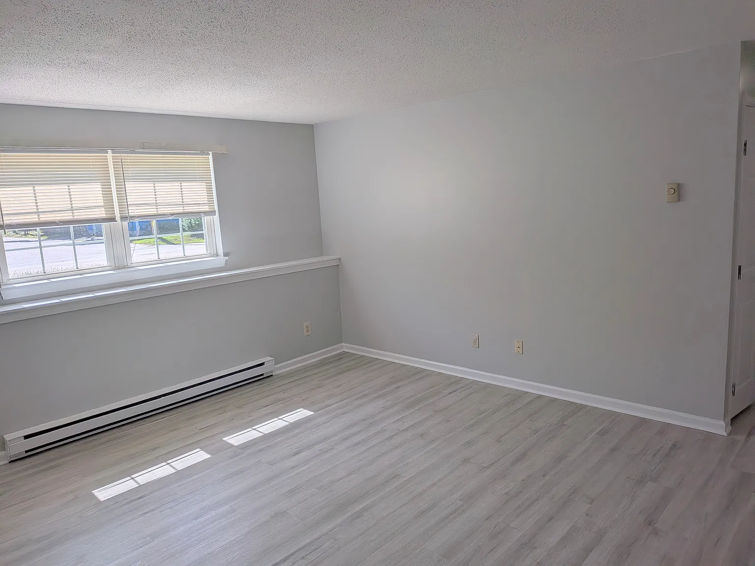 2 bed, 910 sqft, $1,950 — Photo 4