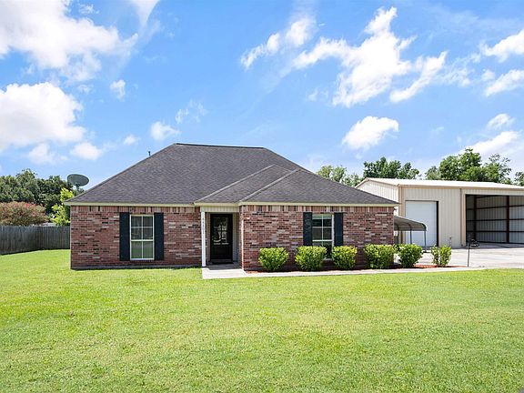 2nd image of 44401 Pecan Oaks Ave