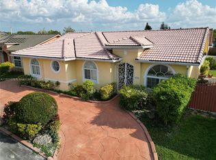 8752 NW 142nd Ln, Miami Lakes, FL 33018