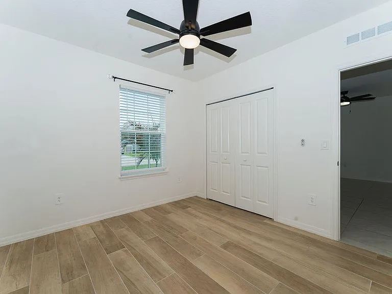 138 SW Carter Ave — Photo 27