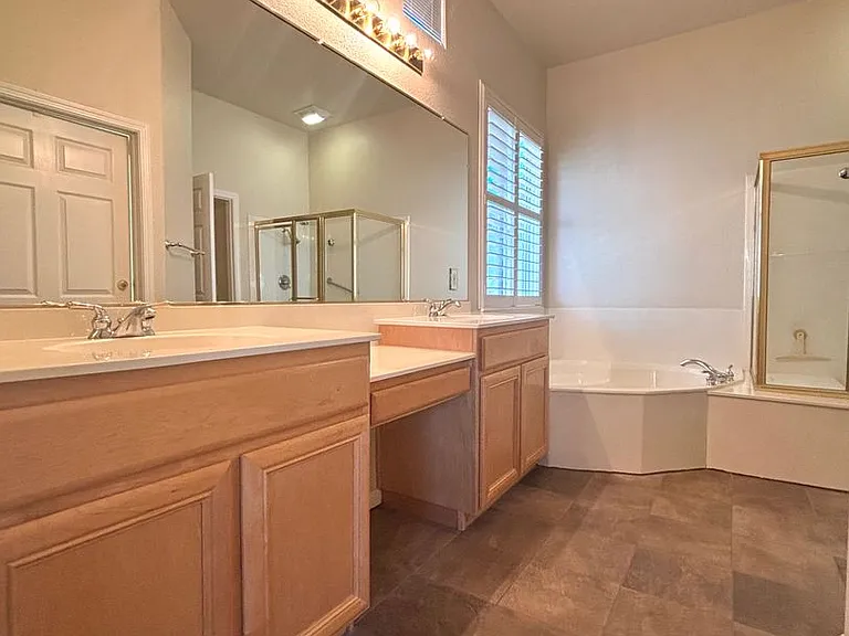 1532 Alton Ln — Photo 22