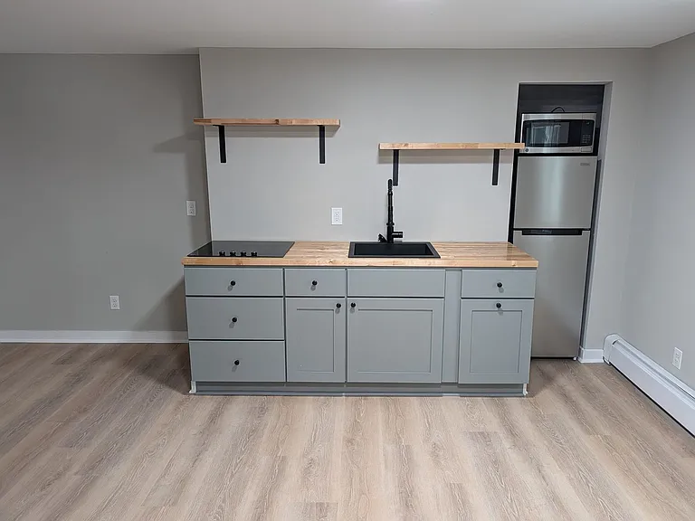 242 Commercial St — Photo 17