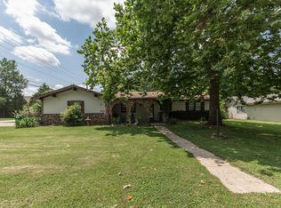 2332 E Cardinal St, Springfield, MO 65804