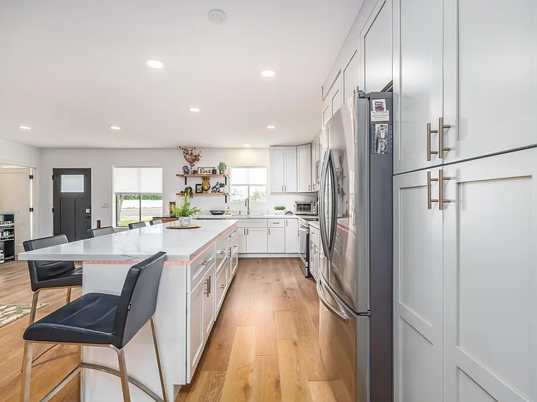 4344 E Clarendon Ave — Photo 11