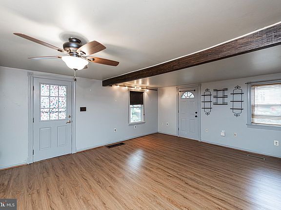 5th image of 234 Hall St