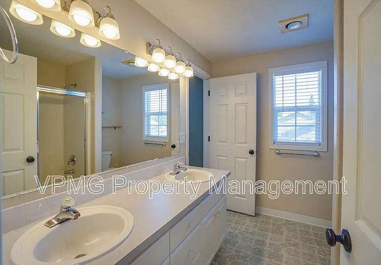 7205 NE 159th Ave — Photo 28