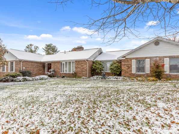 341 Roma Dr, Crossville, TN 38555