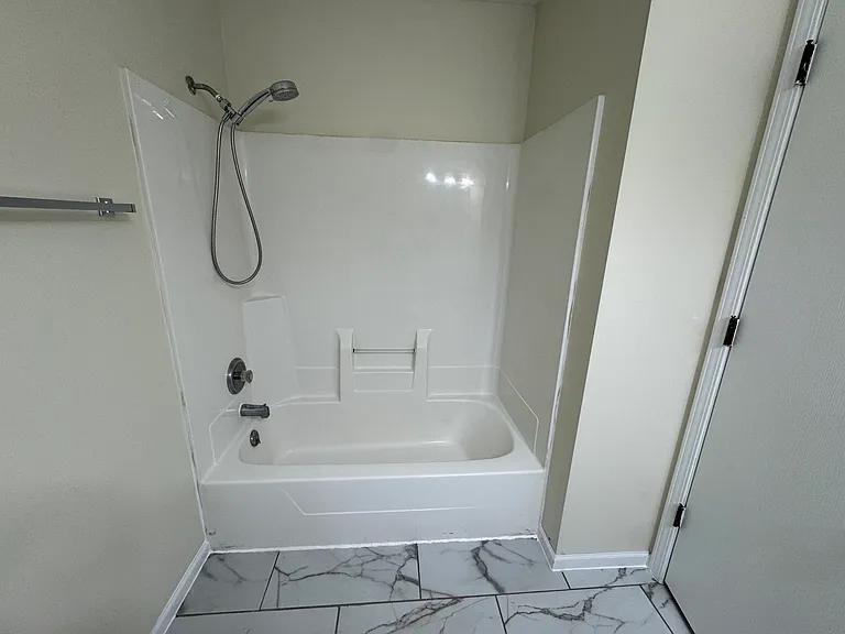 642 Lamont Dr — Photo 13