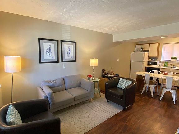 3rd image of 400 Aylesford Pl #402