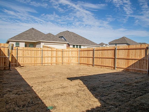 5th image of 1833 Jasmine Dr