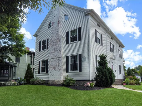 30 Elm St, Westerly, RI 02891