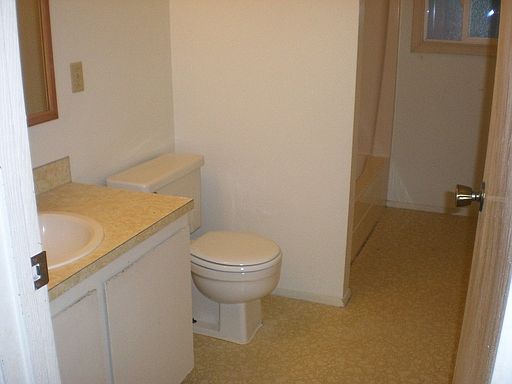 4th image of 835 SW Harrier Cir APT 4