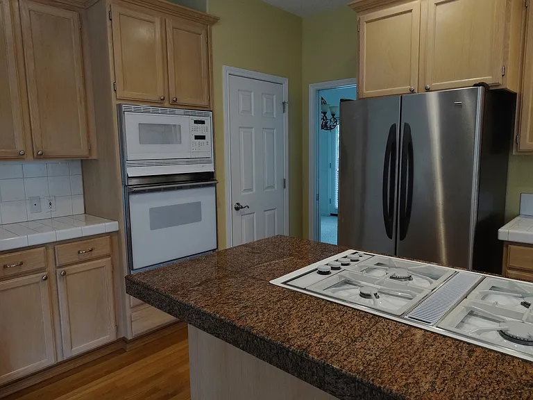 16655 SW Springwater Ct — Photo 8