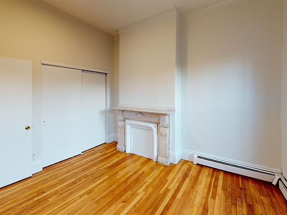 5th image of 14 Yarmouth St #14