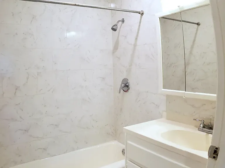 Cascade Pointe — Photo 12