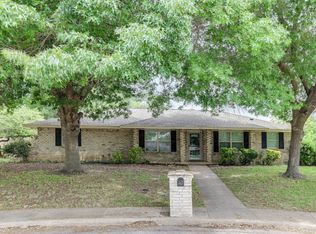417 Glen Ct, Desoto, TX 75115