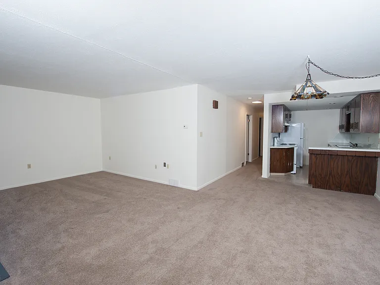 1402 Walnut St #1 — Photo 8