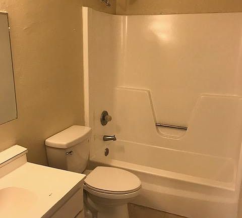 5th image of 637 Louisiana Blvd SE APT A