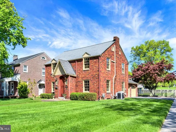 2900 Market St, Camp Hill, PA 17011