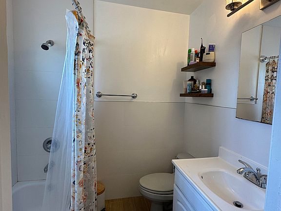 2nd image of 660 Roble Ave APT 7
