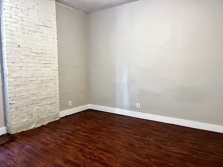 5747 Holden St — Photo 21