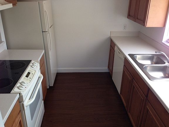 4th image of 4739 Capri Pl