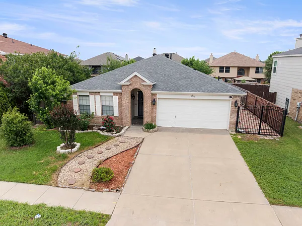 Building Photo - 206 Shady Brook Dr