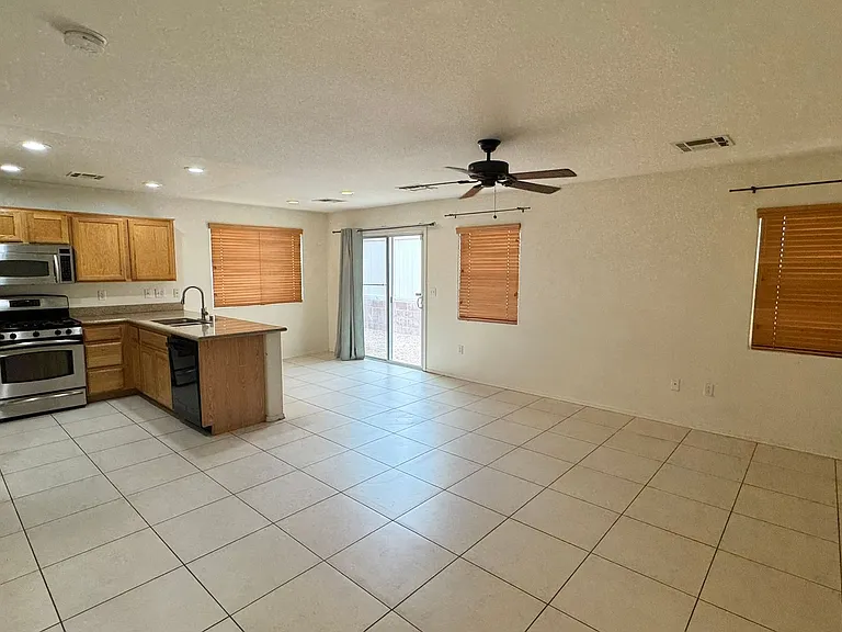 9967 Carrizo Springs Ave — Photo 2