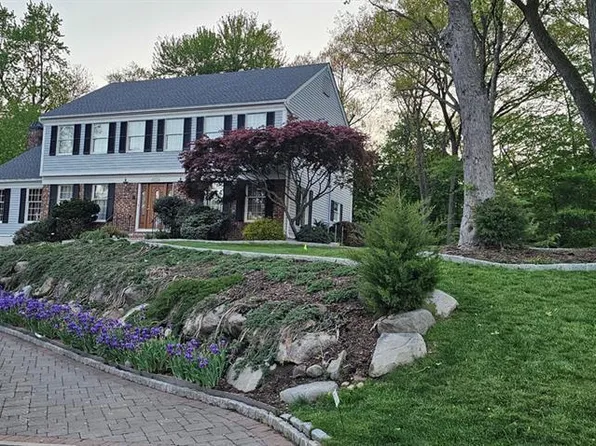 309 Paul Ct, Wyckoff, NJ 07481