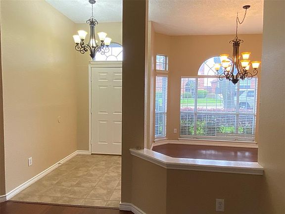 5th image of 5061 Lake Vista Dr