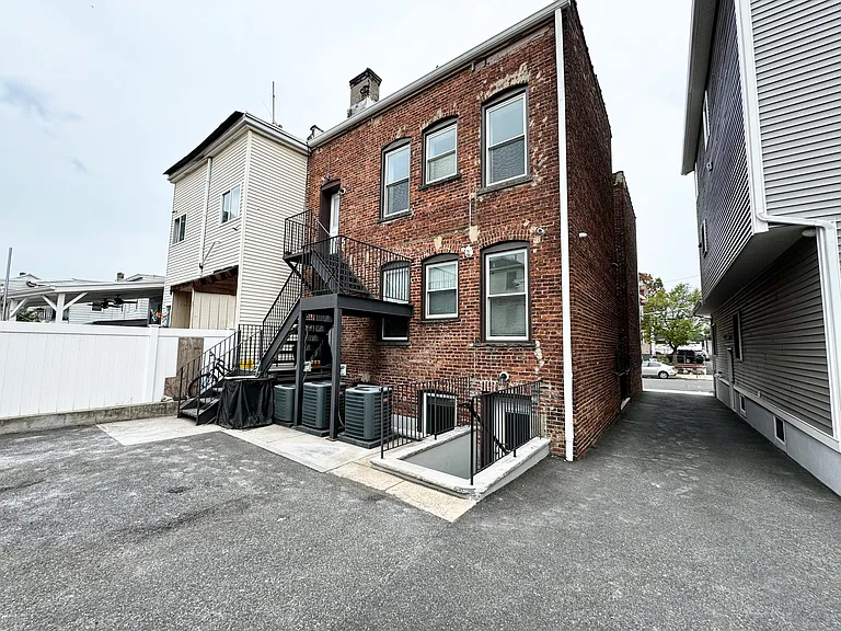224 Niles St #2 — Photo 24