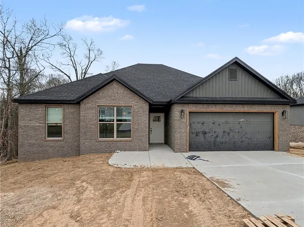 17 Orkney Dr, Bella Vista, AR 72715
