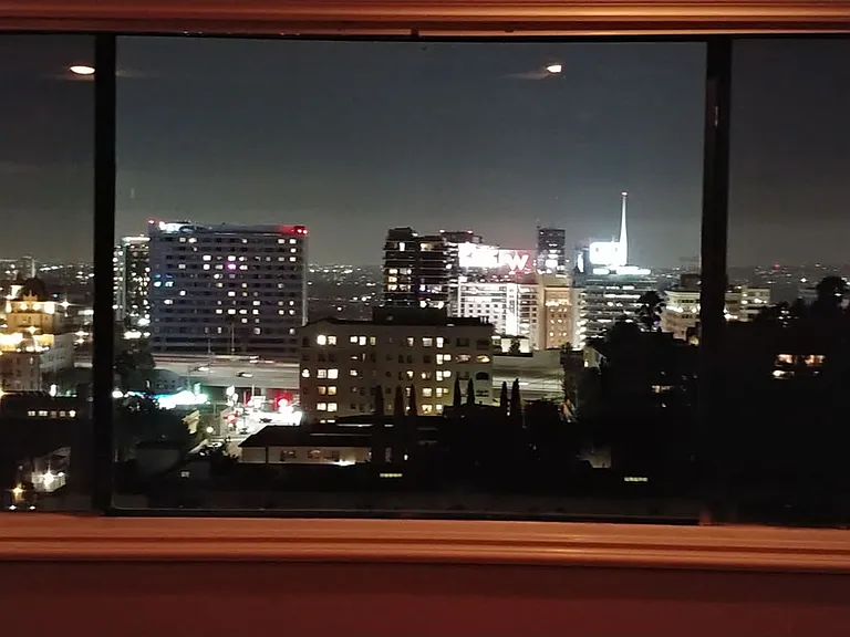 Five Star Suites — Photo 177