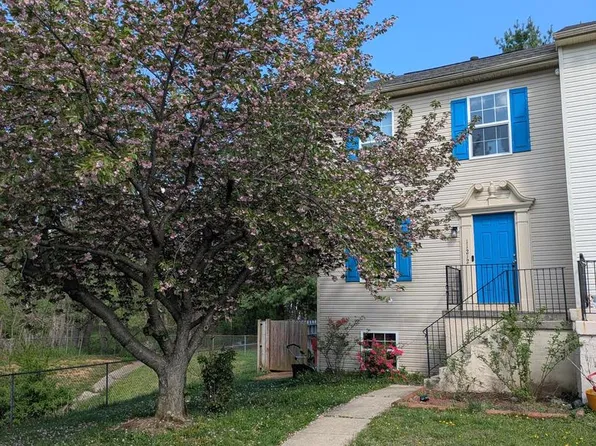 11212 Robins Glenn Dr, Hagerstown, MD 21742