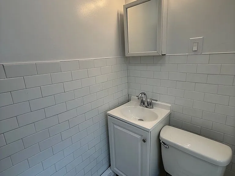305 Liberty St — Photo 9